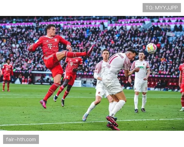 拜仁慕尼黑进攻结构变化:从边路压制转向中路拥堵,战术效果面临考验