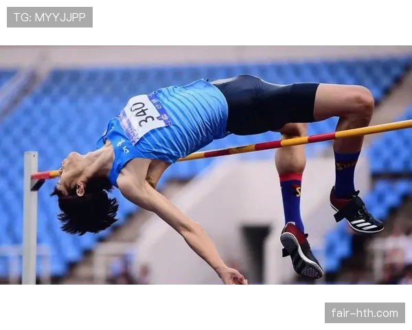 阿门·汤普森无球跑动提升命中率显著 差异化拉开投篮空间